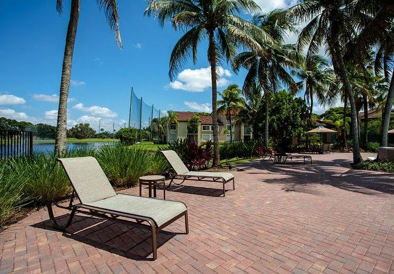 Pool Lounge Chairs