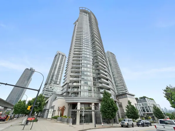 2008 Rosser Ave #1103, Burnaby, BC V5C 0H8