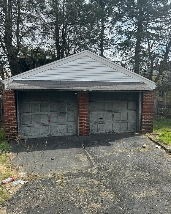 2nd image of 1213 Soles St