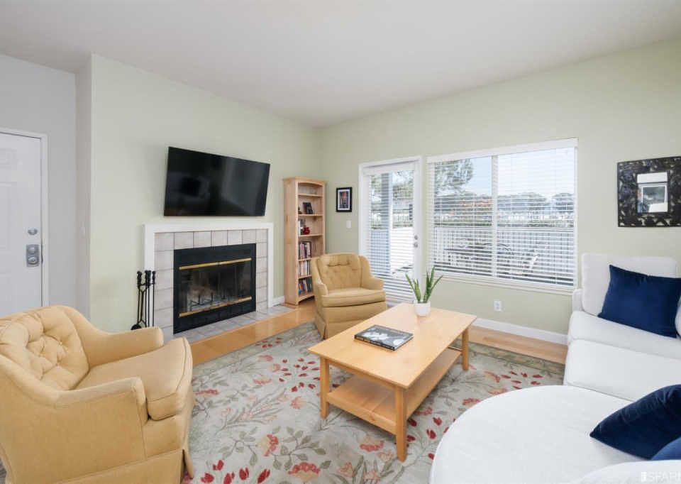 1st image of 197 Bayside Ct