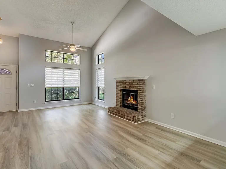 2406 Pirates Bay Dr — Photo 11