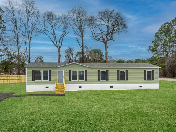 703 W Campbellridge Ln, Saint Stephen, SC 29479