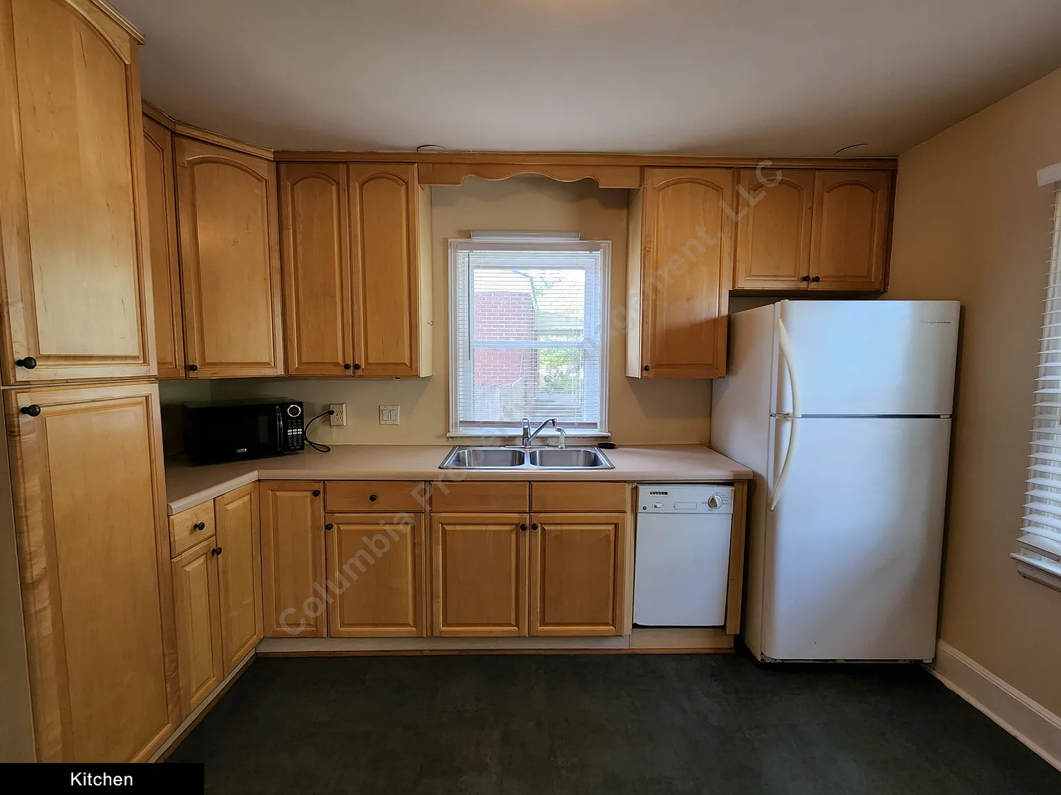 3 bed, 1000 sqft, $1,475 — Photo 2