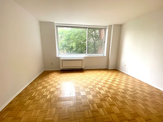 Rented by Sotheby's International Realty | media 22