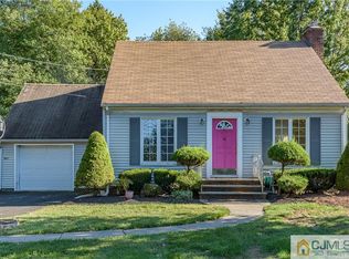 501 Oak Ridge Rd, Clark, NJ 07066