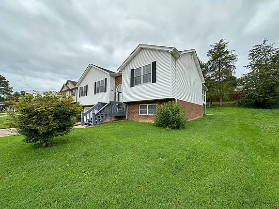 3rd image of 1088 Aberlea Valley Cir