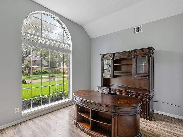 5622 Woodland Creek Dr — Photo 10