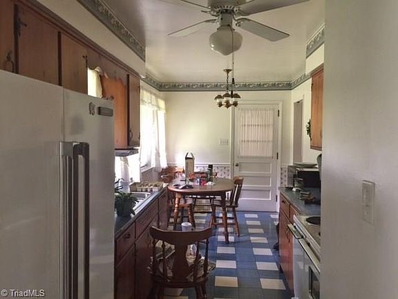 3rd image of 710 Elwell Ave