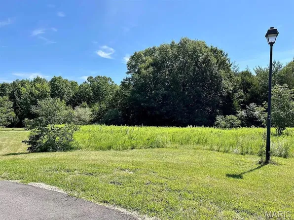 26 Deer Valley Ct, Troy, MO 63379