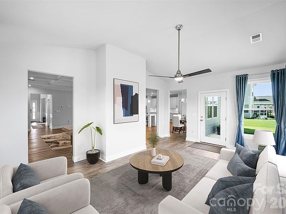 4th image of 1402 Ashe Meadow Dr