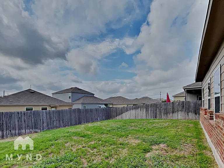 211 Stevens Smt — Photo 25