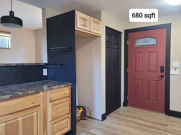 4th image of 727 Lookout Mountain Rd APT B
