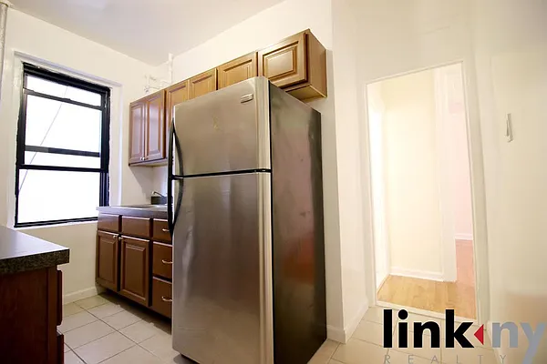 Rented by Link NY Realty | media 24