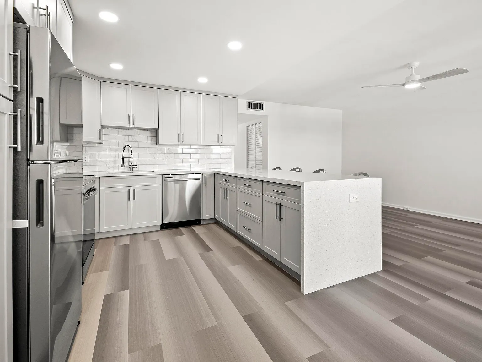 2 bed, 2.0 bath, 916 sqft, $2,100 — Photo 4