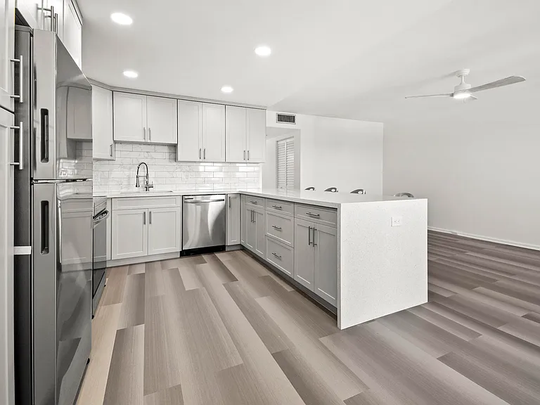 4047 Lincoln Pl #C — Photo 4