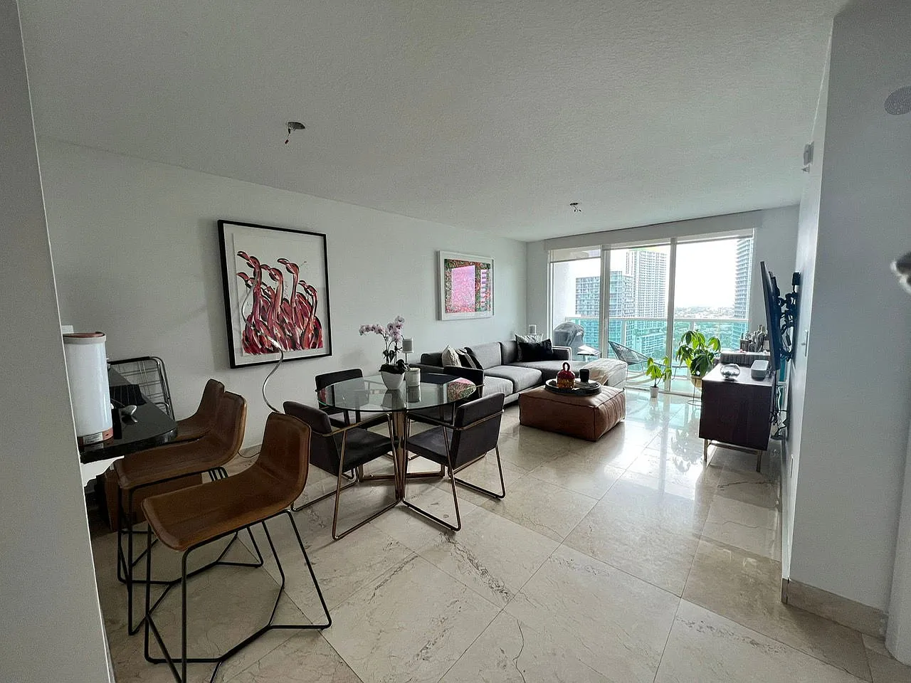 1 bed, 1.0 bath, 775 sqft, $3,000 — Photo 3