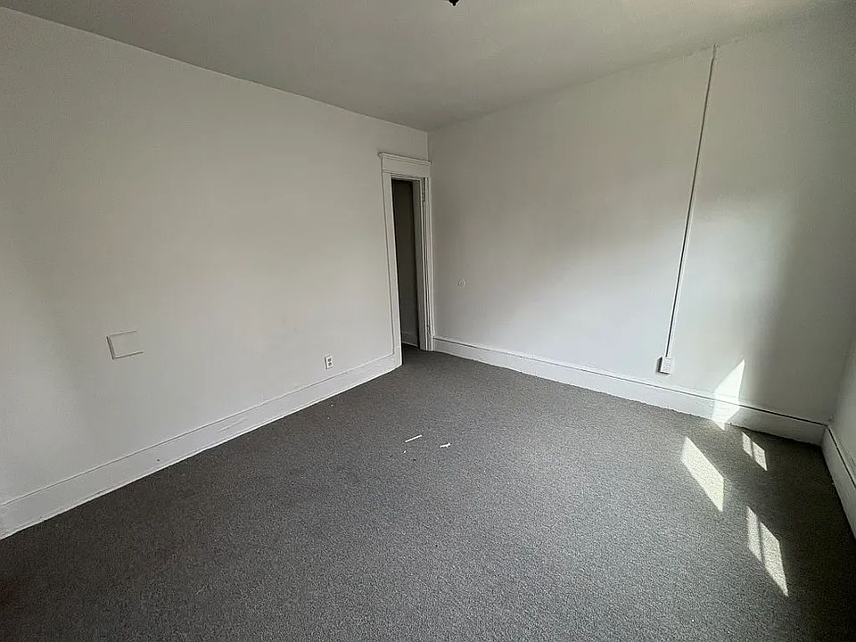 1st image of 23 Avon Pl #26