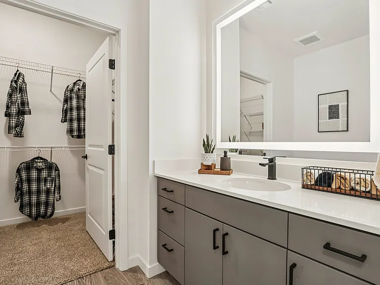 Lura Vegas Apartments — Photo 39