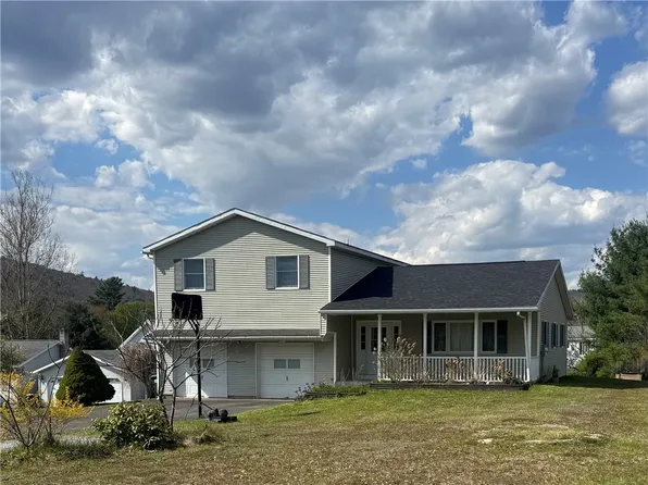 112 Central Dr, Oneonta, NY 13820