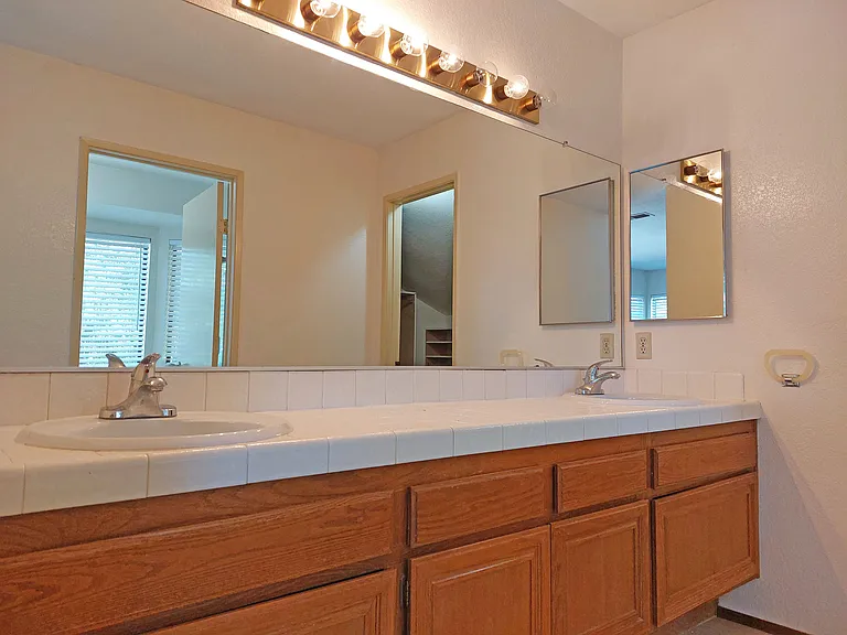 11710 Calle Vivienda — Photo 13