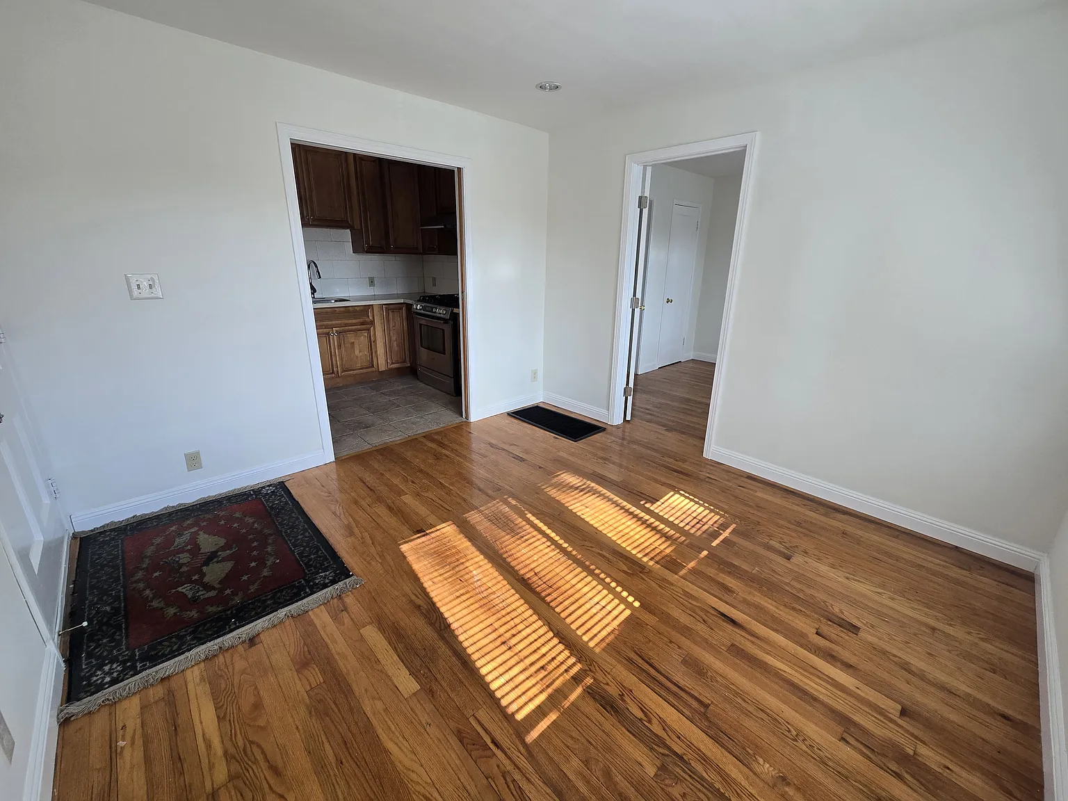 1 bed, 450 sqft, $1,900 — Photo 2