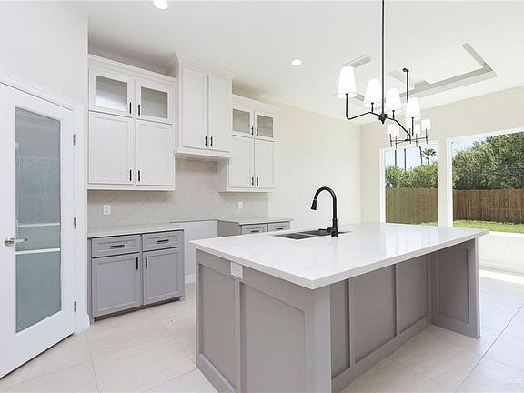 4th image of 1205 Gabriel Dr