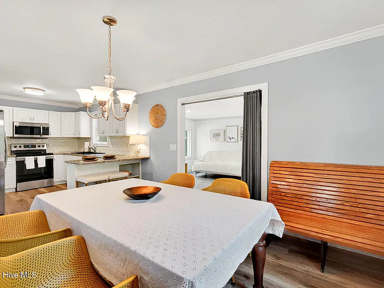 1950 Ocean View Dr SW — Photo 28