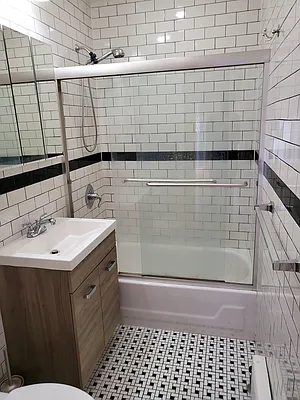 Rented by Mahzari Realty Inc | media 20