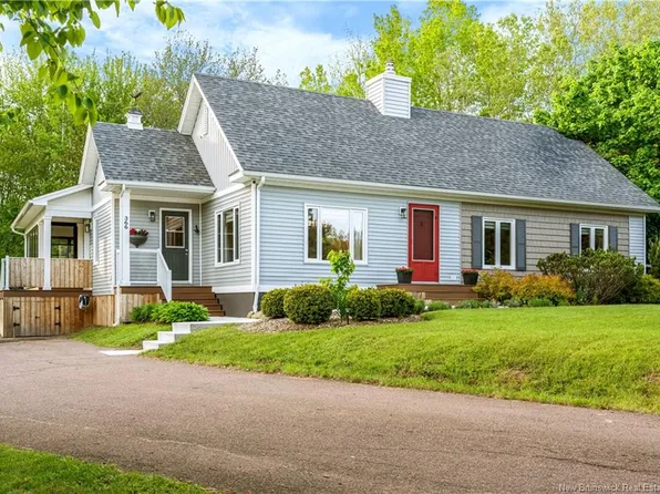366 Bayview Ct, Dieppe, NB E1A 7L2