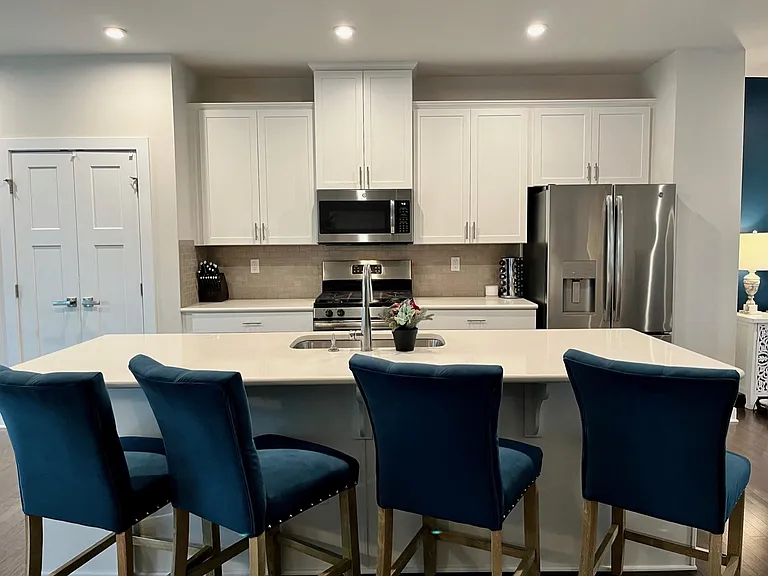 1813 Shumard Ln — Photo 10