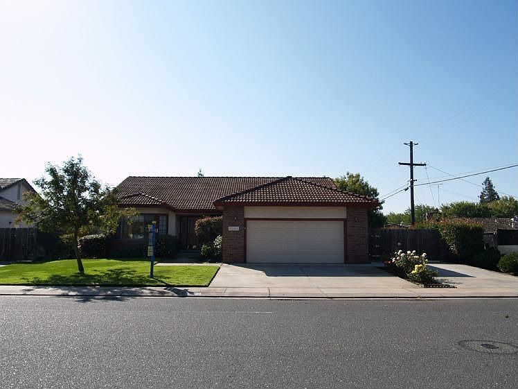 1st image of 2311 Yosemite Ave
