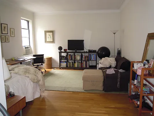 Rented by Metropolitan Equities | media 9