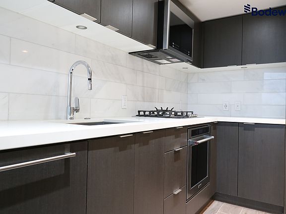 5th image of 8189 Cambie St