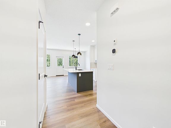 4th image of 119 Hilton Cv