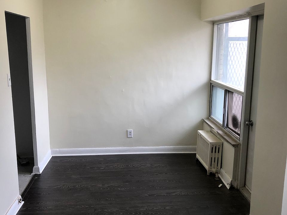 Dining Area with balcony