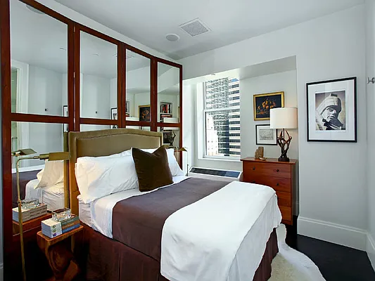 Sold by Sotheby's International Realty | media 9