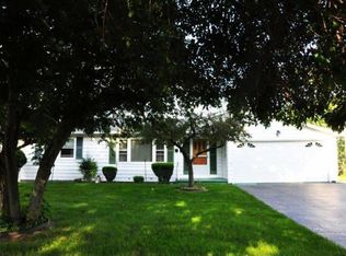 71 Tarwood Dr, Rochester, NY 14606