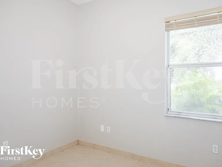 9064 SW 214th St — Photo 11