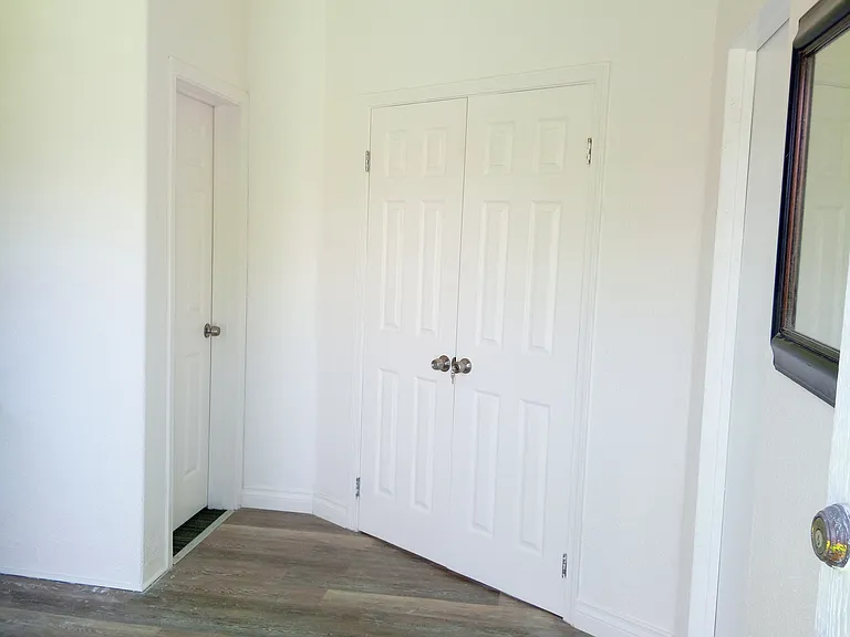Conrad Ave — Photo 15