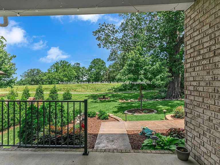 4937 Riverbank Dr — Photo 34