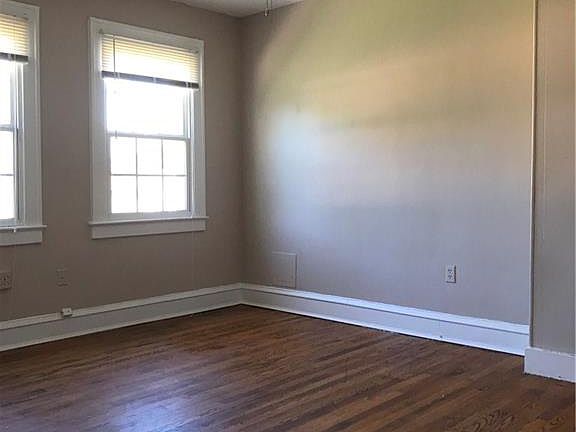 4th image of 700 E Pembroke Ave APT 2B
