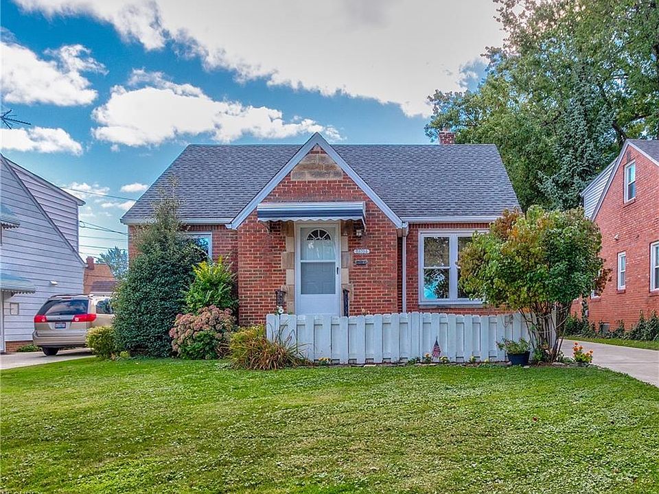 1st image of 28704 Gilchrist Dr