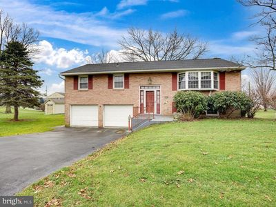 18 Fausnacht Dr, Denver, PA, 17517