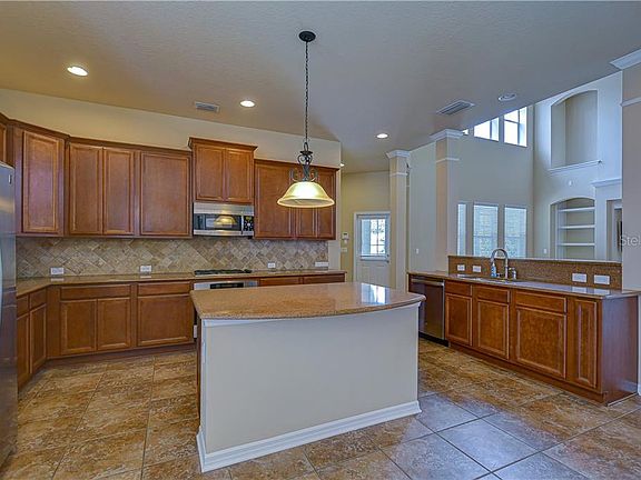 3rd image of 16015 Mulberrypark Cir