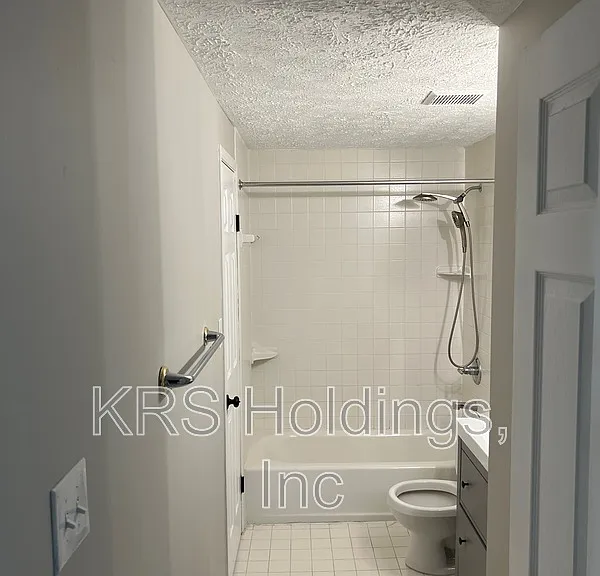 14582 Olde Kent Rd — Photo 17
