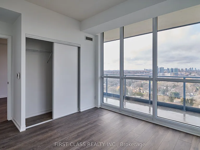 36 Manor Rd E #908 — Photo 11