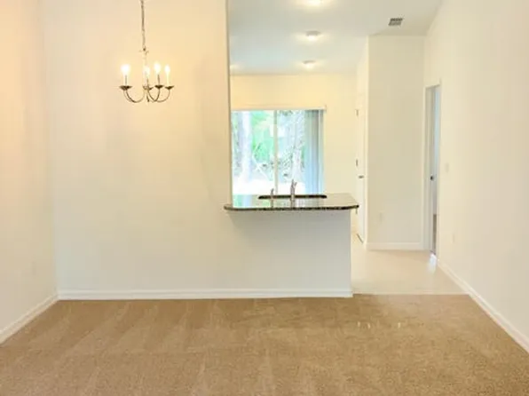 125 Seattle Trl, Palm Coast, FL 32164