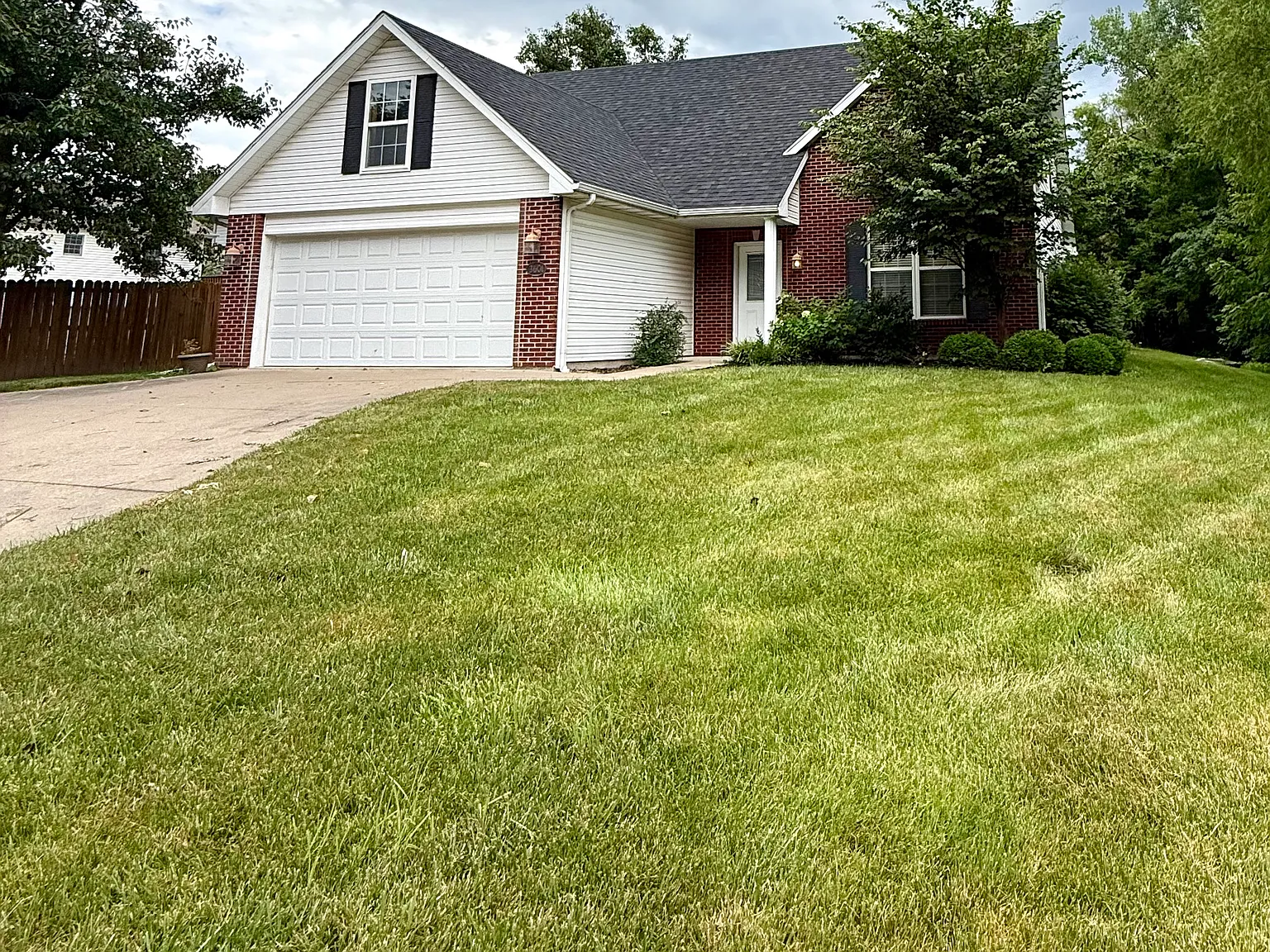 3 bed, 1692 sqft, $2,200 — Photo 2