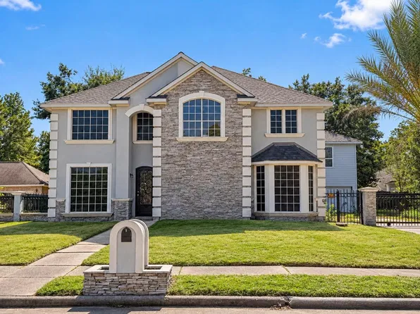 12554 Old Pine Ln, Houston, TX 77015