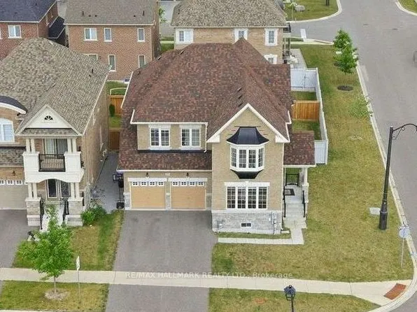 1021 Langford Blvd, Bradford West Gwillimbury, ON L3Z 4L1